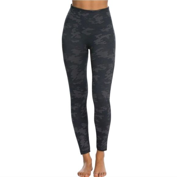 SPANX Women's Black‎ Camo Leggings Size Small - Picture 1 of 9